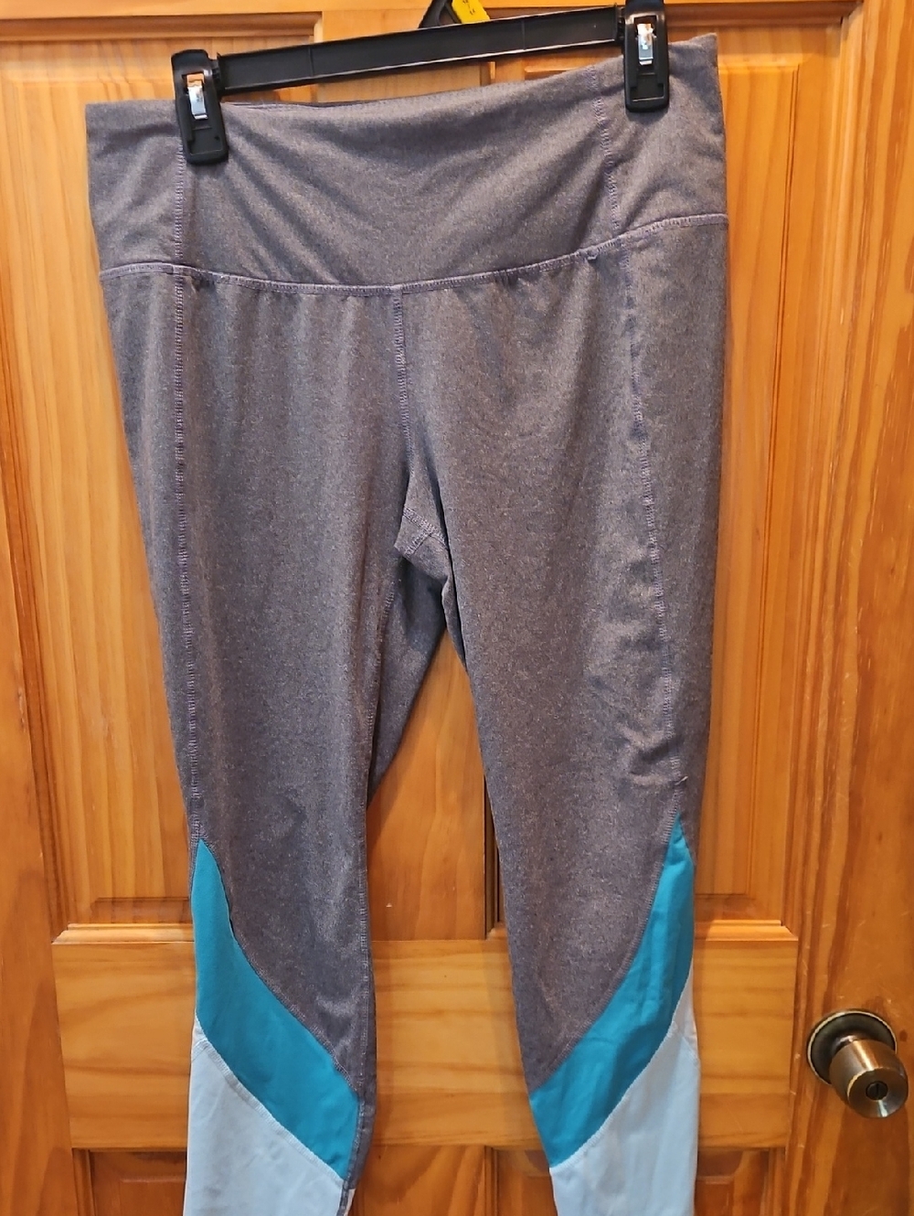 Gray Activewear Leggings with Teal and Light Blue Panels